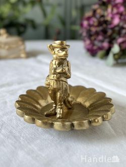 インテリア雑貨 アクセサリートレイ・ボックス シルクハットを被ったキツネが花びらに立つ、アンティーク調のアクセサリースタンド