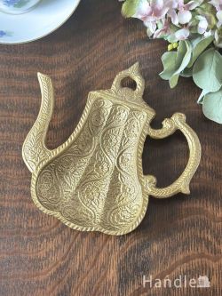 インテリア雑貨 アクセサリートレイ・ボックス アンティーク調のゴールド色のお皿、ティーポットのかたちのアクセサリートレイ