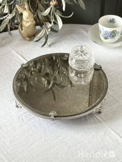 インテリア雑貨 アクセサリートレイ・ボックス アンティーク調のおしゃれなミラートレイ、シルバー色の真鍮製の猫足アクセサリートレイ