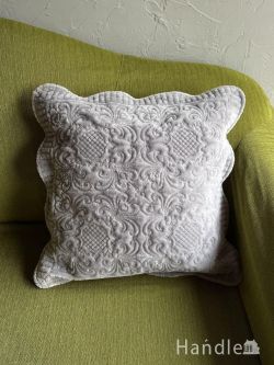 インテリア雑貨 ソファクッション・チェアクッション 2つの柄が楽しめるリバーシブルタイプのキルト、お花の模様が可愛いクッションカバー（45x45cm）