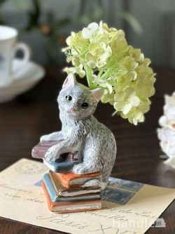 インテリア雑貨 フラワーベース とっても可愛い猫ちゃんの花器、アンティーク調のフラワーベース