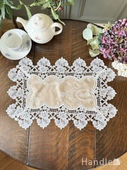 インテリア雑貨 ランチョンマット・クロス フレンチアンティーク調のランチョンマット、手刺繍風の華やかなレース(ベージュ)