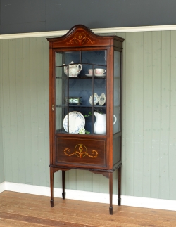 アンティーク家具 アンティークのキャビネット イギリスのアンティーク家具、マホガニー材のガラスキャビネット