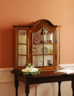 アンティーク家具 アンティークのキャビネット マホガニー材のアンティーク南仏家具、素敵なウォールキャビネット