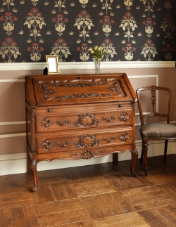 アンティーク家具 ビューロー ゴージャスなアンティークの南仏家具、美しいビューロー（デスク）