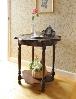 アンティーク家具 オケージョナルテーブル 素敵なアンティークの英国家具、華やかなオケージョナルテーブル
