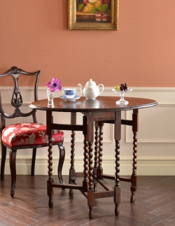 アンティーク家具 オケージョナルテーブル ティータイムに使うアンティーク家具、伸張式のゲートレッグテーブル