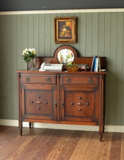 アンティーク家具 アンティークのキャビネット カッコイイアンティーク家具、英国スタイルの鏡付きサイドボード