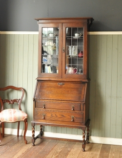 アンティーク家具 ビューロー ガラスのアンティーク収納家具、英国のブックビューロー(本棚とデスク)
