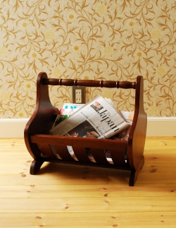 アンティーク家具 マガジンラックおしゃれ 木製のアンティーク英国家具、可愛らしいフォルムのマガジンラック