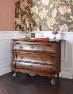 アンティーク家具  南フランスの優雅なアンティーク家具、小ぶりなチェスト（コモード）