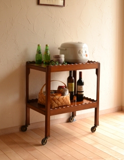 アンティーク家具 アンティークのワゴン・トローリー キャスター付きのアンティーク家具、小ぶりなワゴン（トロリー）