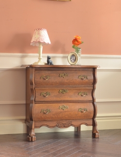 アンティーク家具  アンティークの素敵なフレンチ家具、小さな３段チェスト（コモード）