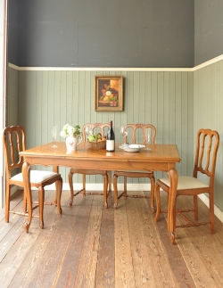 アンティーク家具 アンティークダイニングテーブル フランスのキレイなアンティーク家具、伸張式のダイニングテーブル