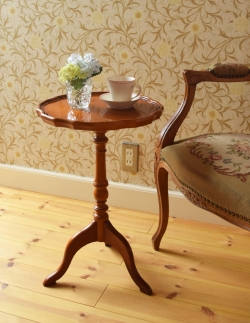 アンティーク家具 オケージョナルテーブル イギリスのアンティーク家具、お花の天板のティーテーブル（オケージョナルテーブル）