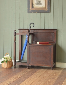 アンティーク家具  英国らしい紳士のアンティークホールスタンド、ベンチ付のステッキスタンド（傘立て）