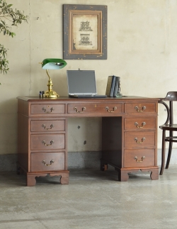 アンティーク家具 アンティークのデスク・書斎机 英国スタイルの家具、大人のアンティークのデスク（書机）