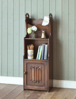 アンティーク家具 マガジンラックおしゃれ 英国スタイルのアンティーク家具、棚が付いたマガジンラック