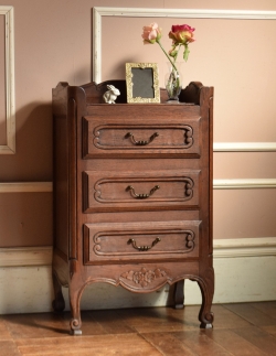 アンティーク家具 アンティークのチェスト フランスのアンティーク家具、ミニサイズのフレンチチェスト