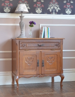 アンティーク家具 アンティークのキャビネット プロヴァンス香るフレンチアンティーク家具、猫脚の美しいキャビネット