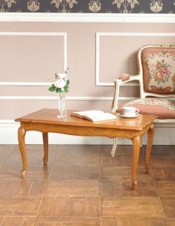 アンティーク家具 アンティークのテーブル エレガントなフランスのアンティーク家具、美しい脚のコーヒーテーブル