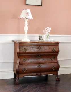 アンティーク家具 アンティークのチェスト ヨーロッパの美しいアンティーク家具、フランスの3段チェスト