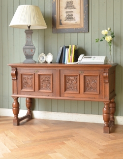 アンティーク家具 アンティークのキャビネット フランスの彫りの装飾が優雅なアンティーク家具、オーク材の木製コファ