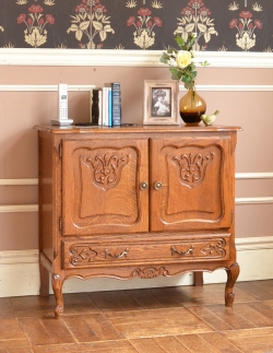 アンティーク家具 アンティークのキャビネット プロヴァンス香るアンティーク家具、引き出し×扉の美しいフレンチキャビネット