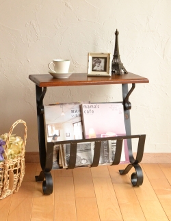 アンティーク家具 マガジンラックおしゃれ アンティークの小さな家具、アイアン×木製天板のコラボがお洒落なマガジンラック