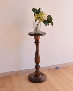 アンティーク家具 プランツスタンド 英国スタイルに似合うアンティーク家具、彫りのきれいなプランツスタンド（花台）