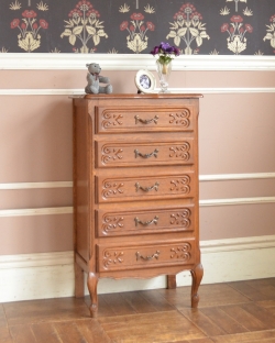 アンティーク家具 アンティークのチェスト お部屋を華やかに演出してくれる、南フランスから届いたアンティークのスリムな５段チェスト