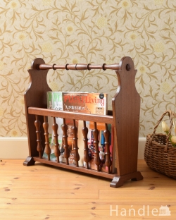 アンティーク家具 マガジンラックおしゃれ 格子になったデザインがお洒落なアンティーク　マガジンラック