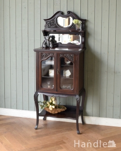 アンティーク家具 アンティークのキャビネット 華やかなアンティーク家具、マホガニー材のミュージックキャビネット（飾り棚）