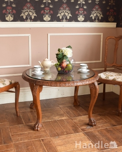 アンティーク家具 アンティークのテーブル 編み目が美しいガラス天板、フランス輸入のアンティークコーヒーテーブル