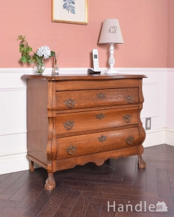 アンティーク家具 アンティークのチェスト フランススタイルの優雅なアンティーク家具、小ぶりな３段チェスト（コモード）