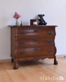 アンティーク家具 アンティークのチェスト フランススタイルの優雅なアンティーク家具、濃い茶色の３段チェスト（コモード）