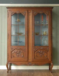 アンティーク家具  2012年09月11日にご成約済み。1930年代のアンティーク キャビネット