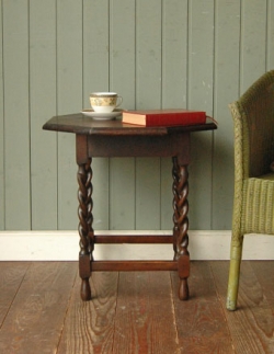 アンティーク家具  1920年代のアンティーク オケージョナル テーブル