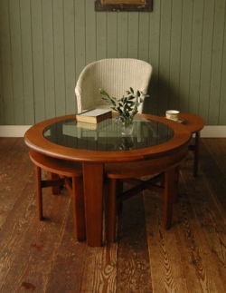 アンティーク家具  2013年02月05日にご成約済み。1960年代のアンティーク ネスト テーブル