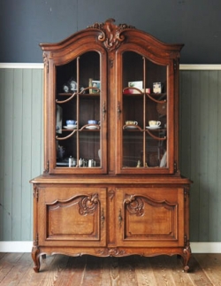 アンティーク家具  2013年5月22日にご成約頂いた1930年代のアンティーク キャビネット