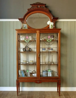 アンティーク家具  1940年代のアンティーク ガラス キャビネット