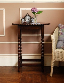 アンティーク家具  2013年07月03日にご成約済み。1930年代のアンティーク オケージョナル テーブル