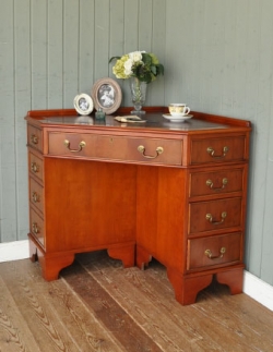 アンティーク家具 1960年代のアンティーク コーナーデスク