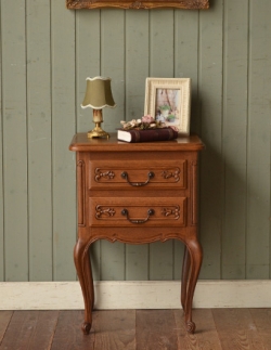 アンティーク家具  1930年代のアンティーク ナイト テーブル