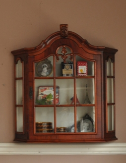 アンティーク家具  2013年12月23日にご成約頂きました。1940年代のアンティーク ウォール キャビネット