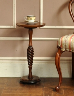 アンティーク家具  1940年代のアンティーク オケージョナル テーブル