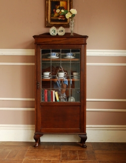 アンティーク家具 ガラス扉が輝くアンティークの英国家具、オーク材のブックケース