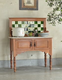 アンティーク家具 アンティークのキャビネット タイルと大理石の美しいコラボレーション、英国アンティークのウォッシュスタンド