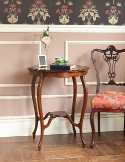 アンティーク家具 オケージョナルテーブル 脚がキレイな英国アンティーク家具、オケージョナルテーブル