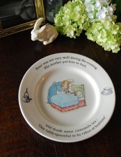 アンティーク雑貨 イギリスアンティーク、ピーターラビットのプレート(wedgewood)